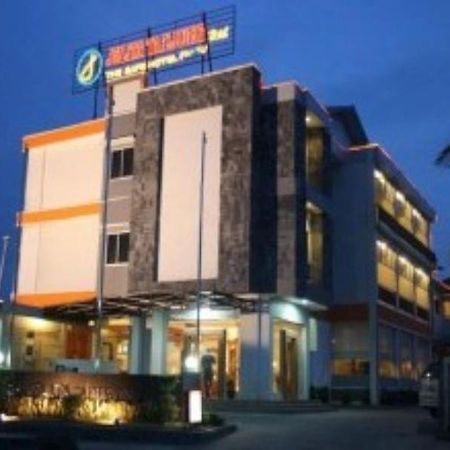 Jelita Tanjung Hotel Banjarmasin  Buitenkant foto